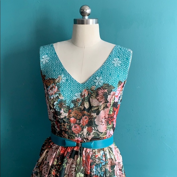 Darling Spring Dress 👗 - Picture 2 of 7